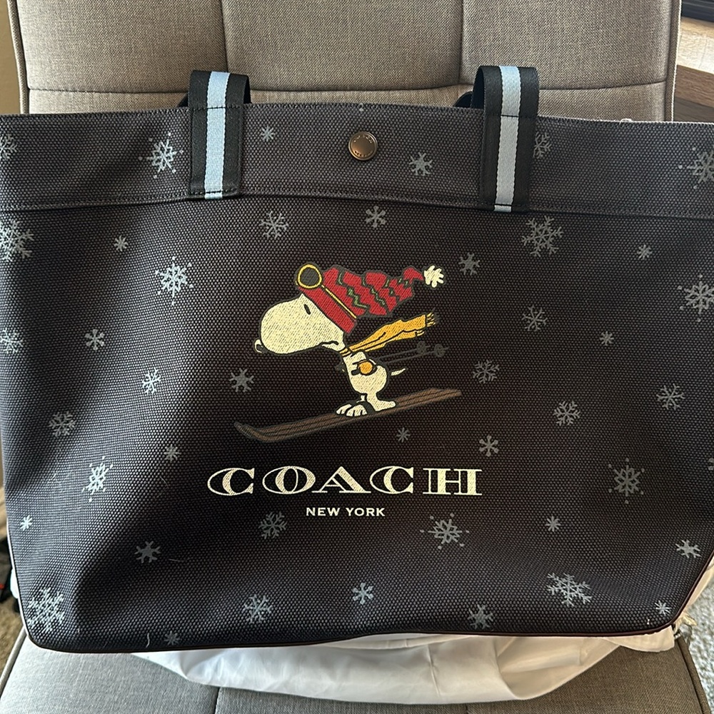 🎉SALE🎉NWT Coach X Peanuts Tote